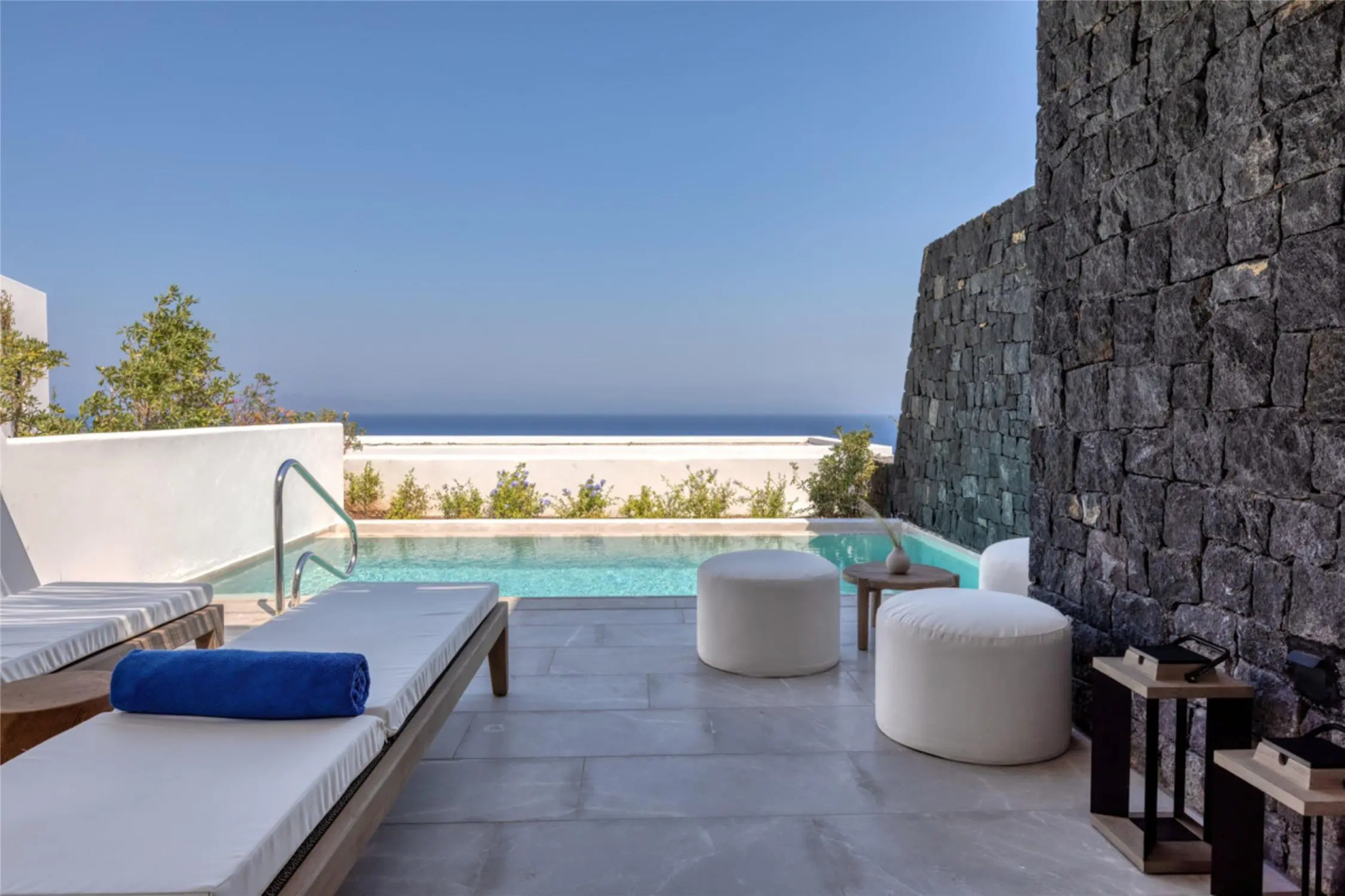 Photo - Sandblu Santorini, LXR Hotels & Resorts