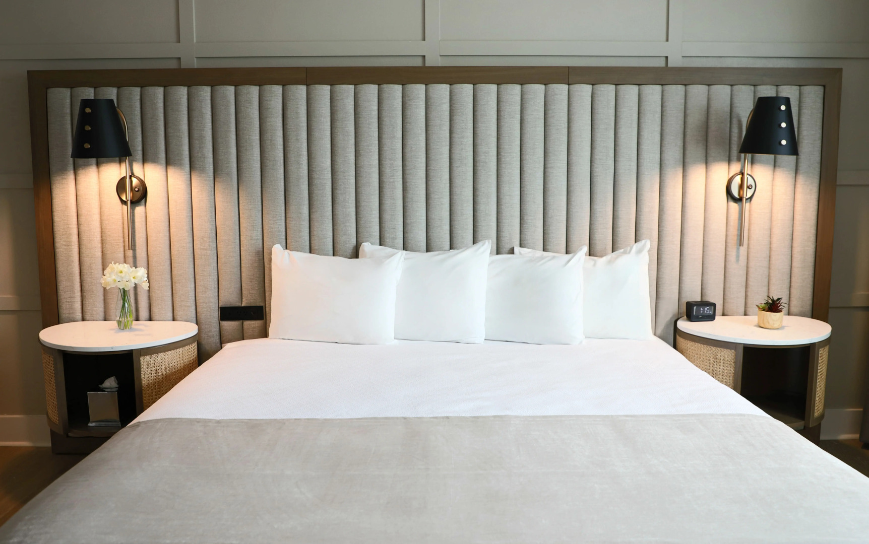 Photo - Riverside Hotel