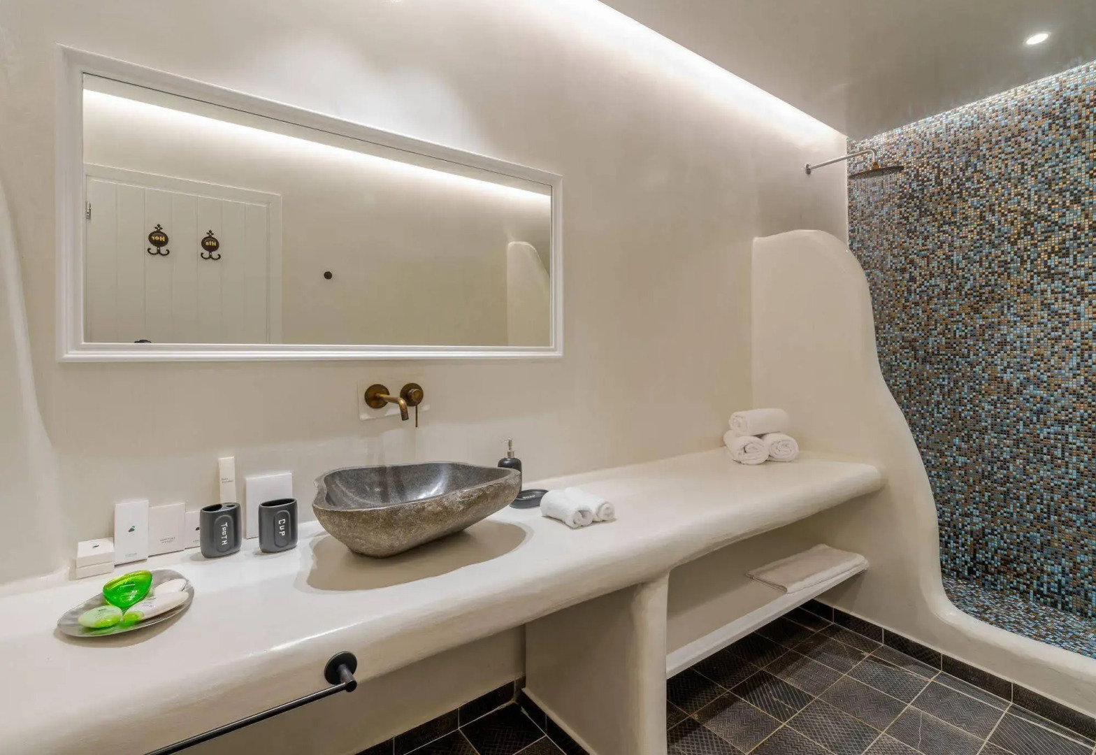 Photo - Secret Legend Suites