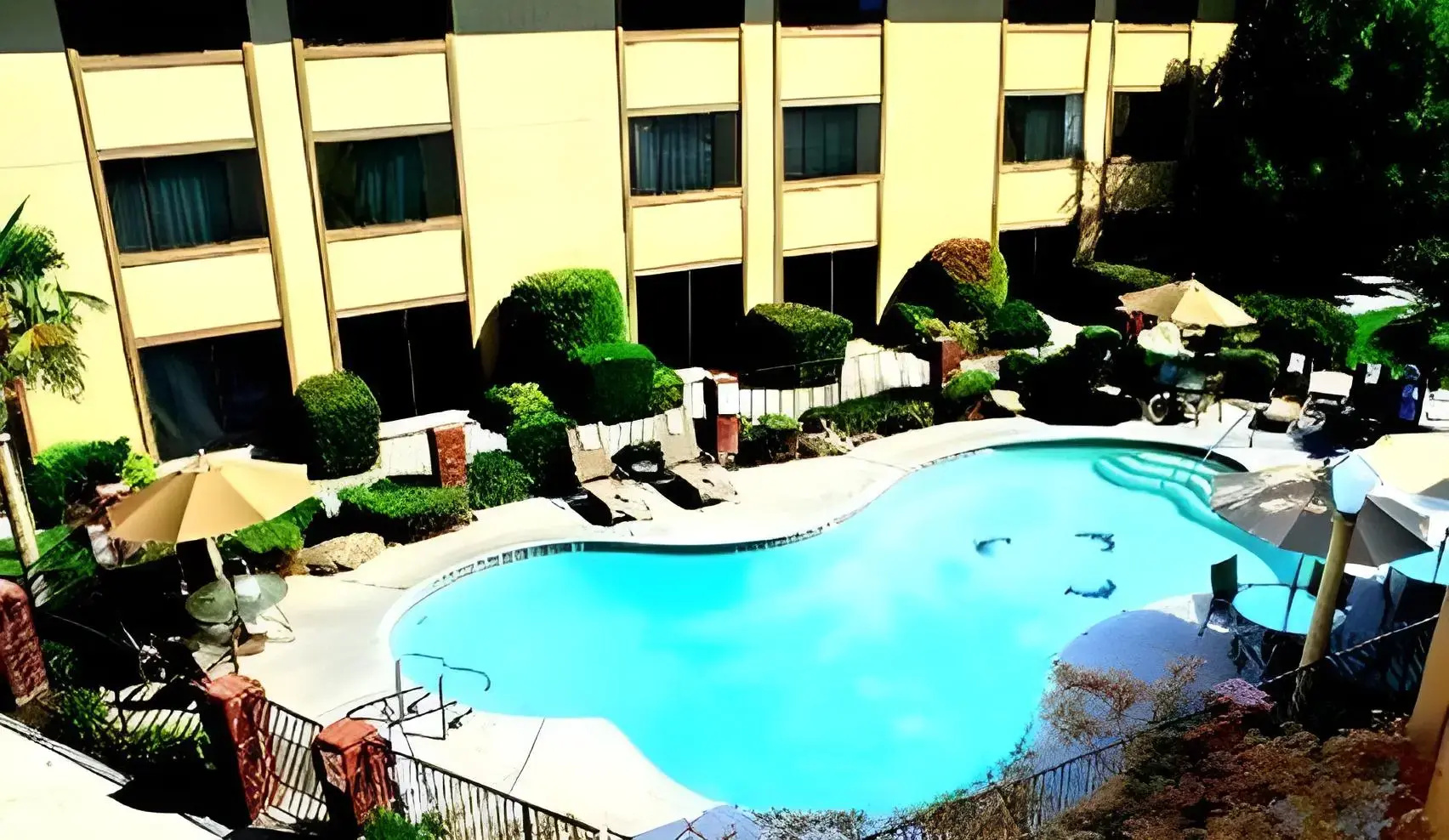 Photo - University Square Hotel
