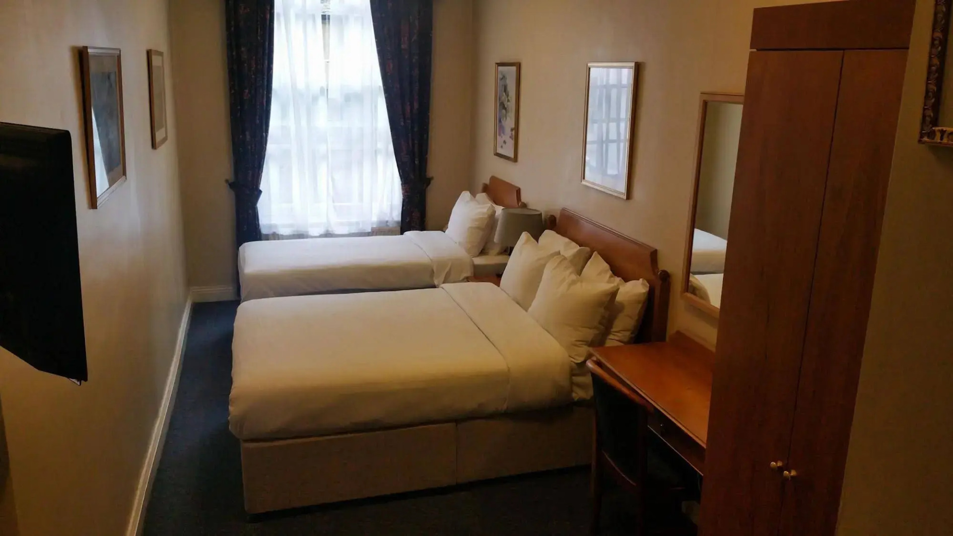 Photo - Mornington Victor Hotel London Belgravia