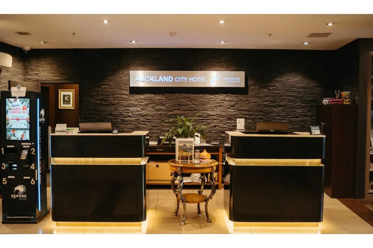 Photo - Auckland City Hotel - Hobson St