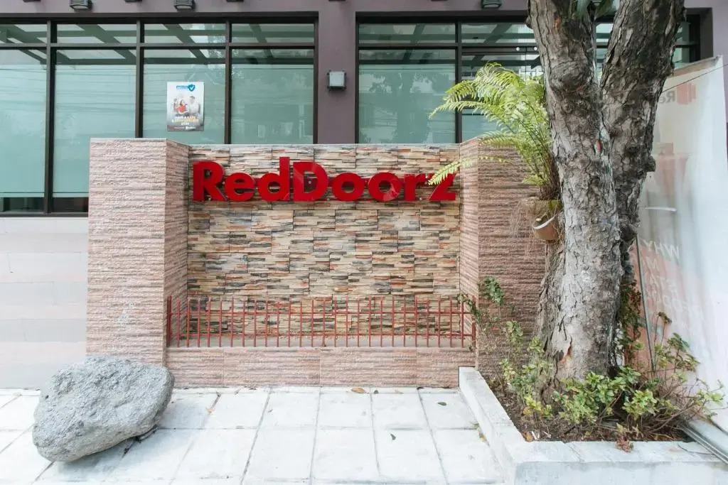 Photo - RedDoorz Plus at Evangelista Street Makati