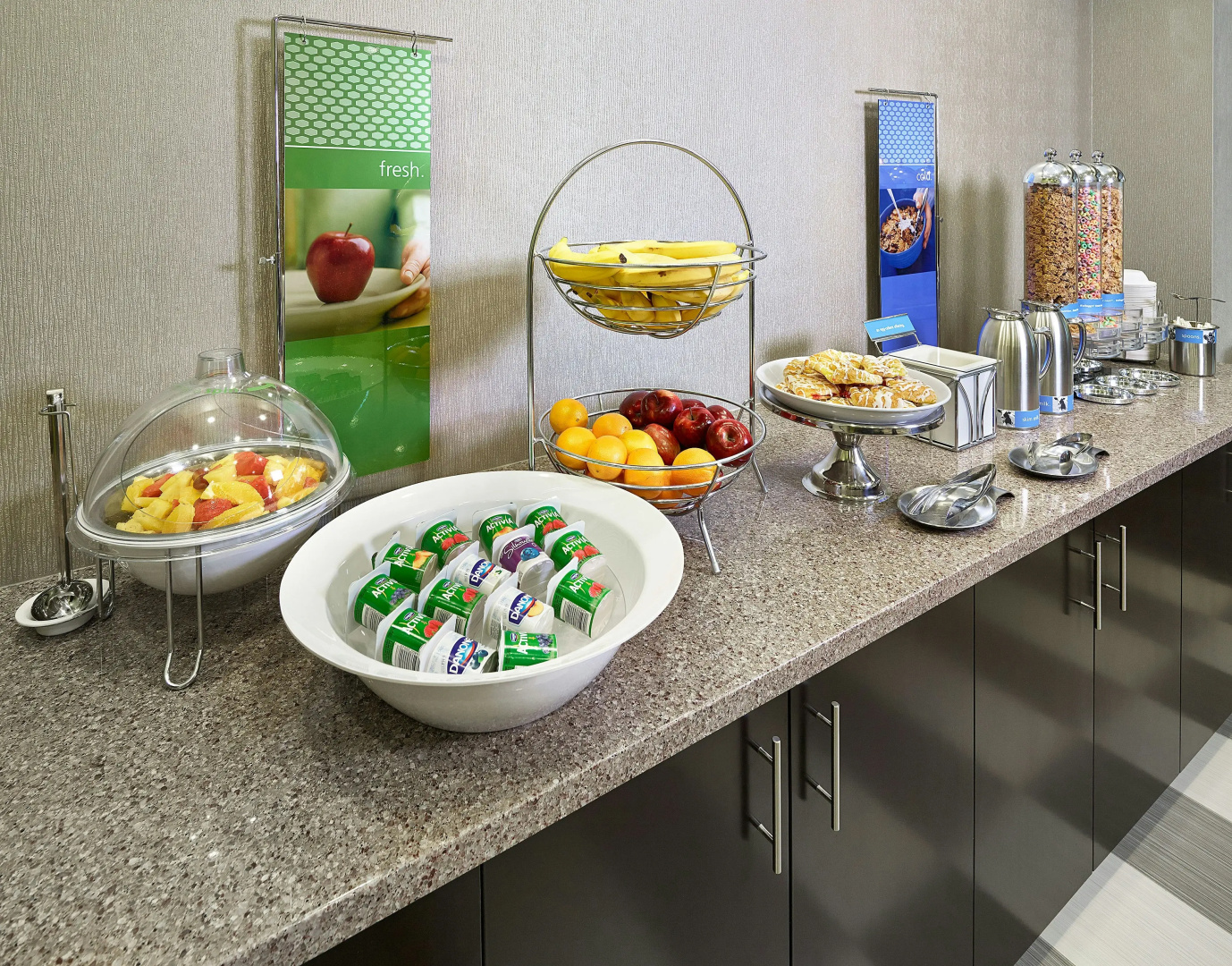 Foto - Hampton Inn by Hilton Calgary Airport North
