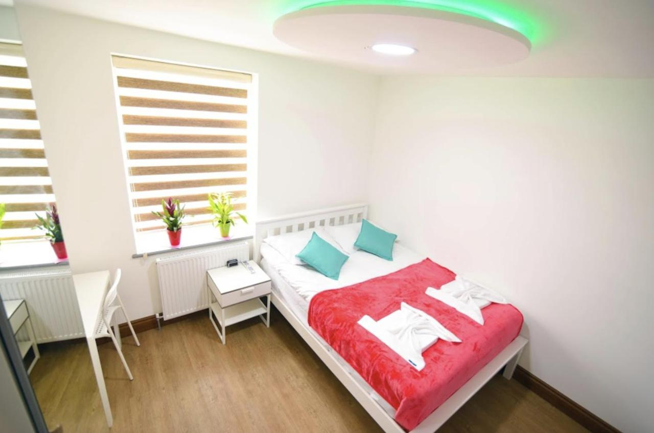 Photo - London Suites