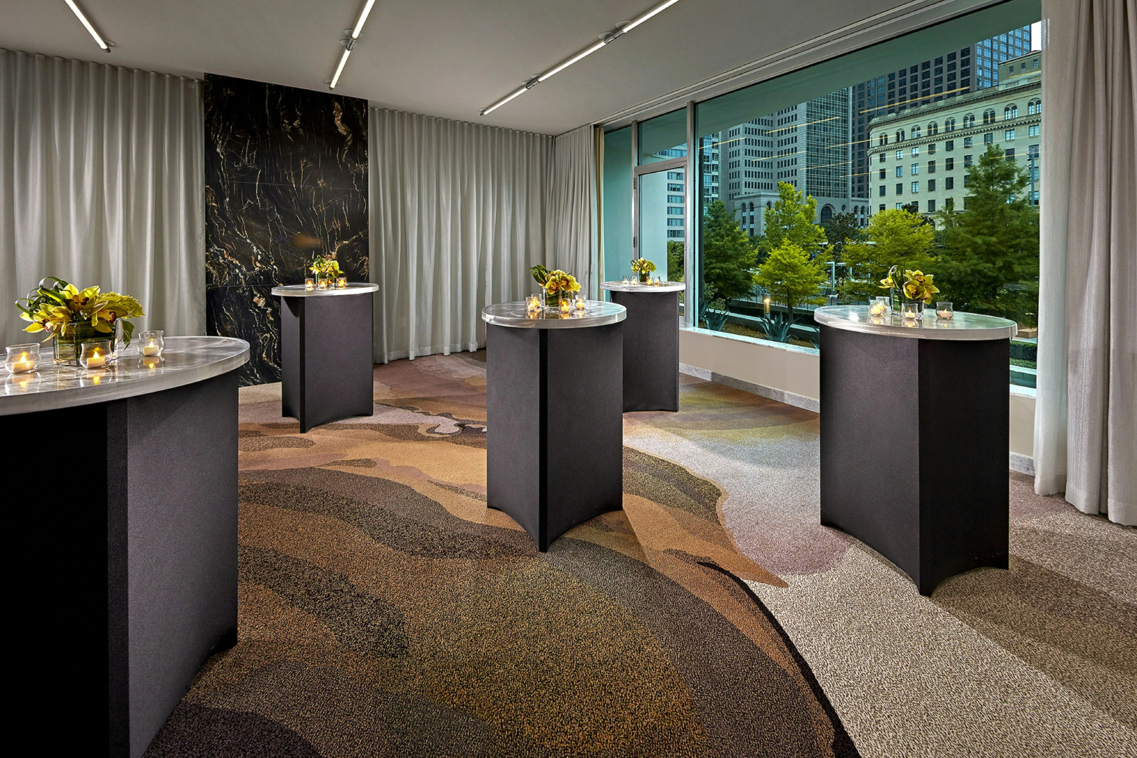 Photo - The Statler Dallas Curio Collection By Hilton
