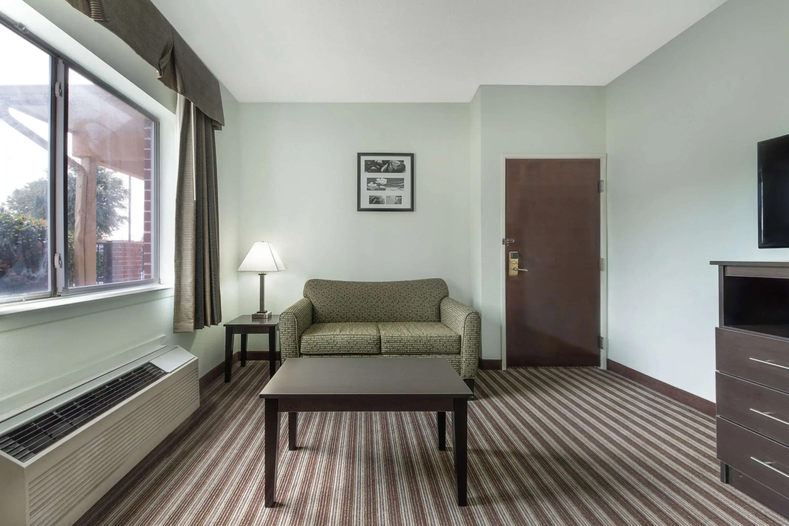 Foto - Days Inn & Suites by Wyndham Dallas