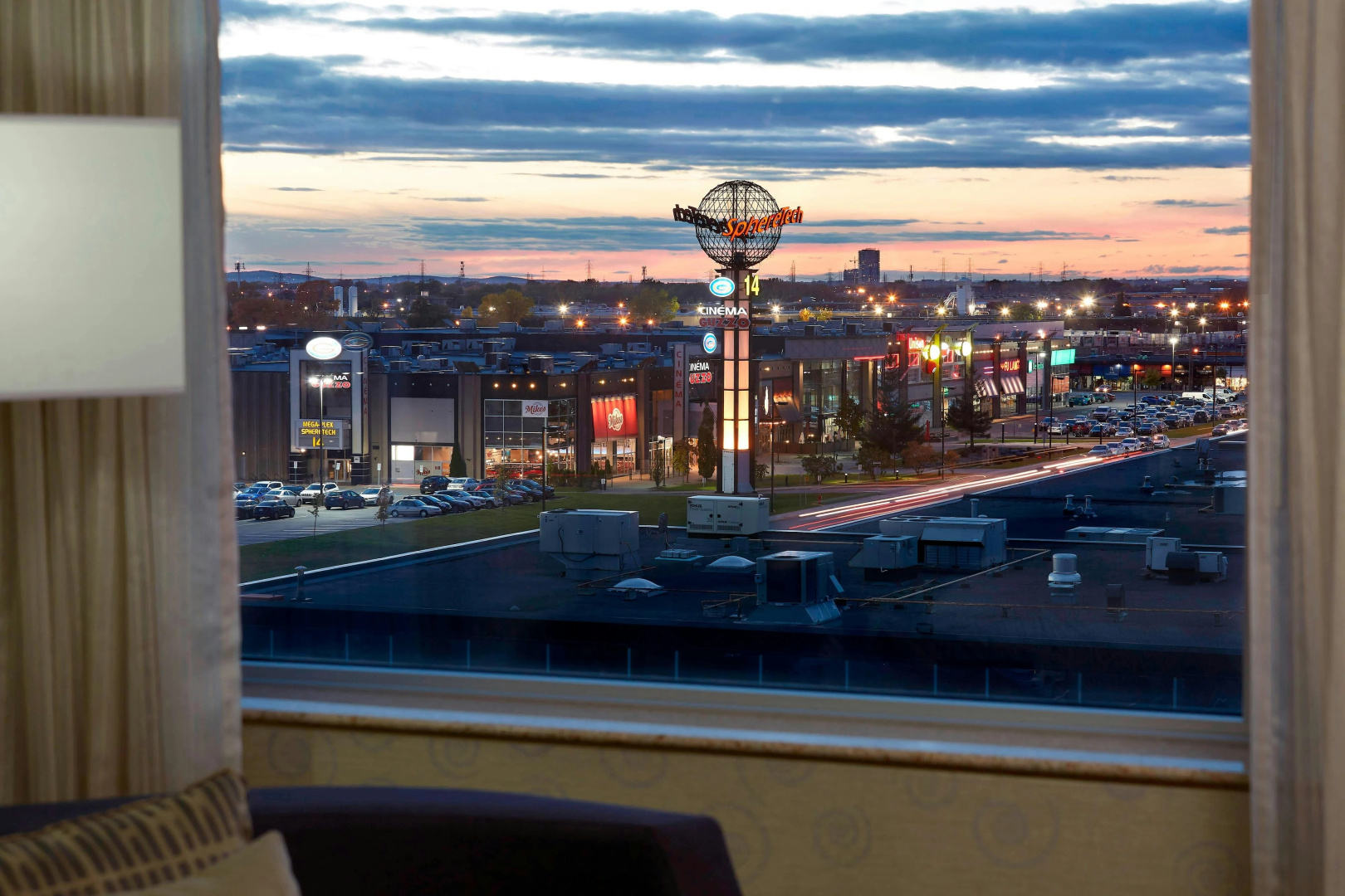 Foto - Courtyard by Marriott Montreal Airport