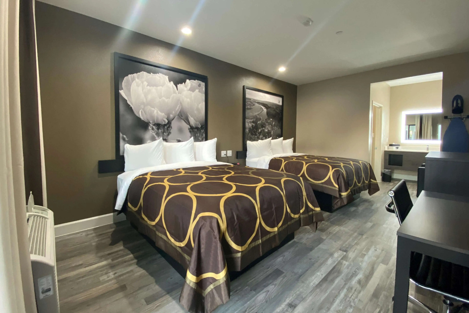 Photo - Super 8 by Wyndham Houston NW Beltway 8-West Rd