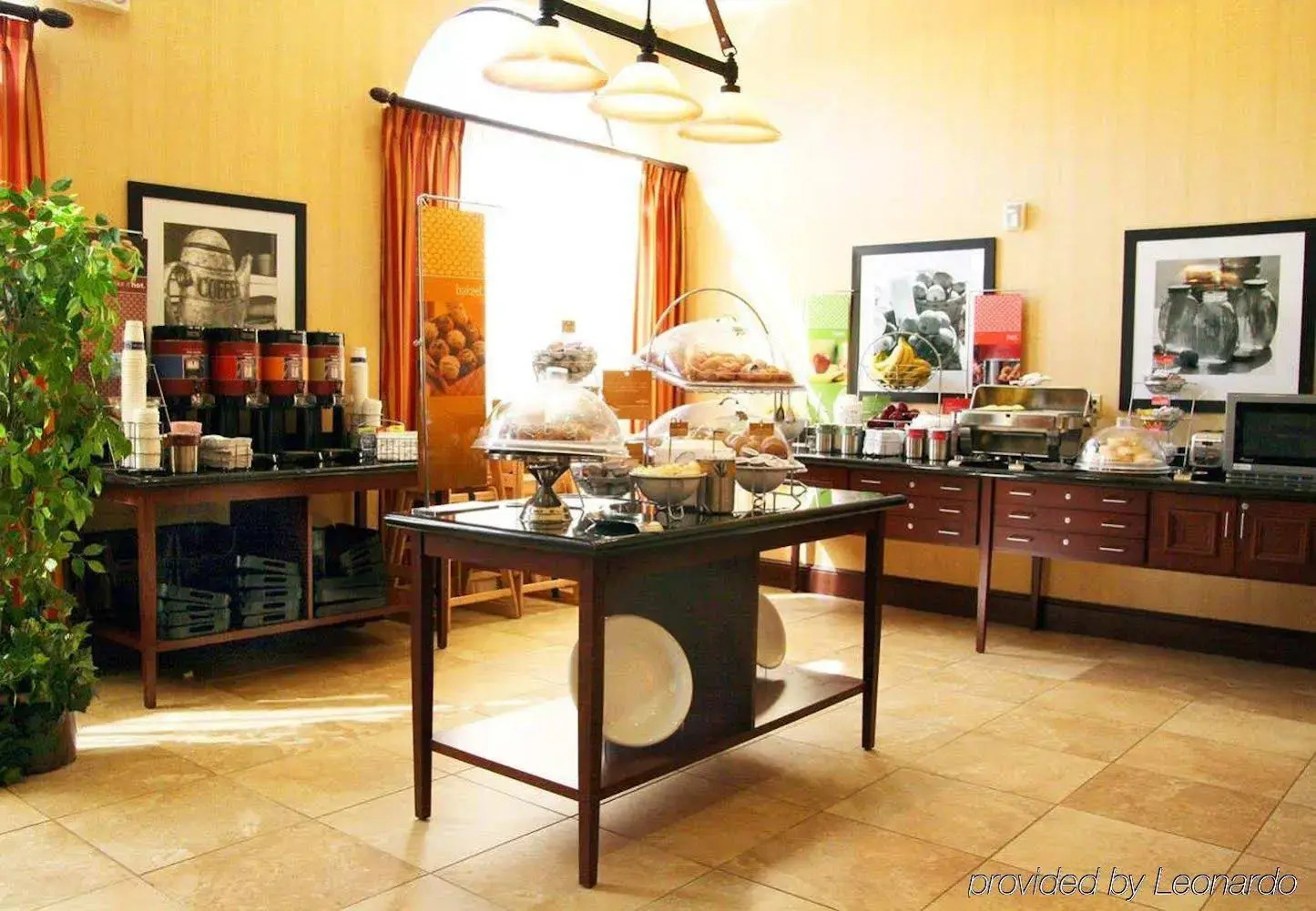 Photo - Hampton Inn & Suites Los Angeles Burbank Airport