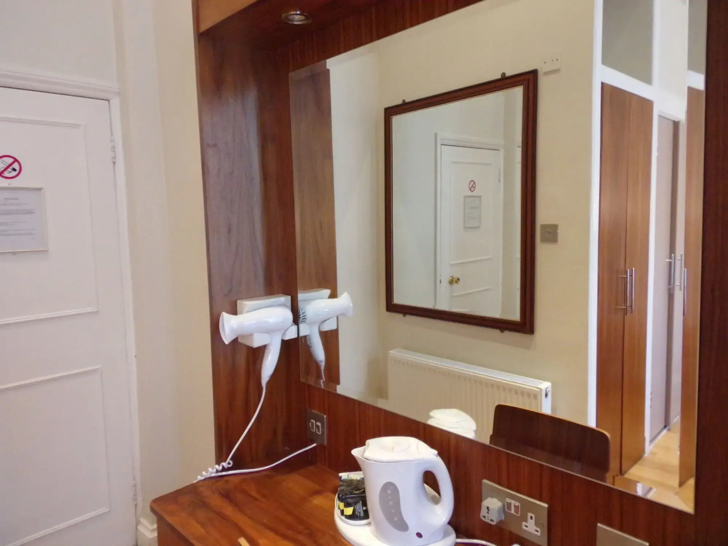 Foto - Wedgewood Hotel