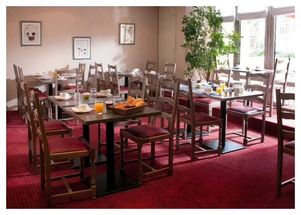 Foto - Kyriad Villefranche Sur Saone Porte du Beaujolais -Rénové-