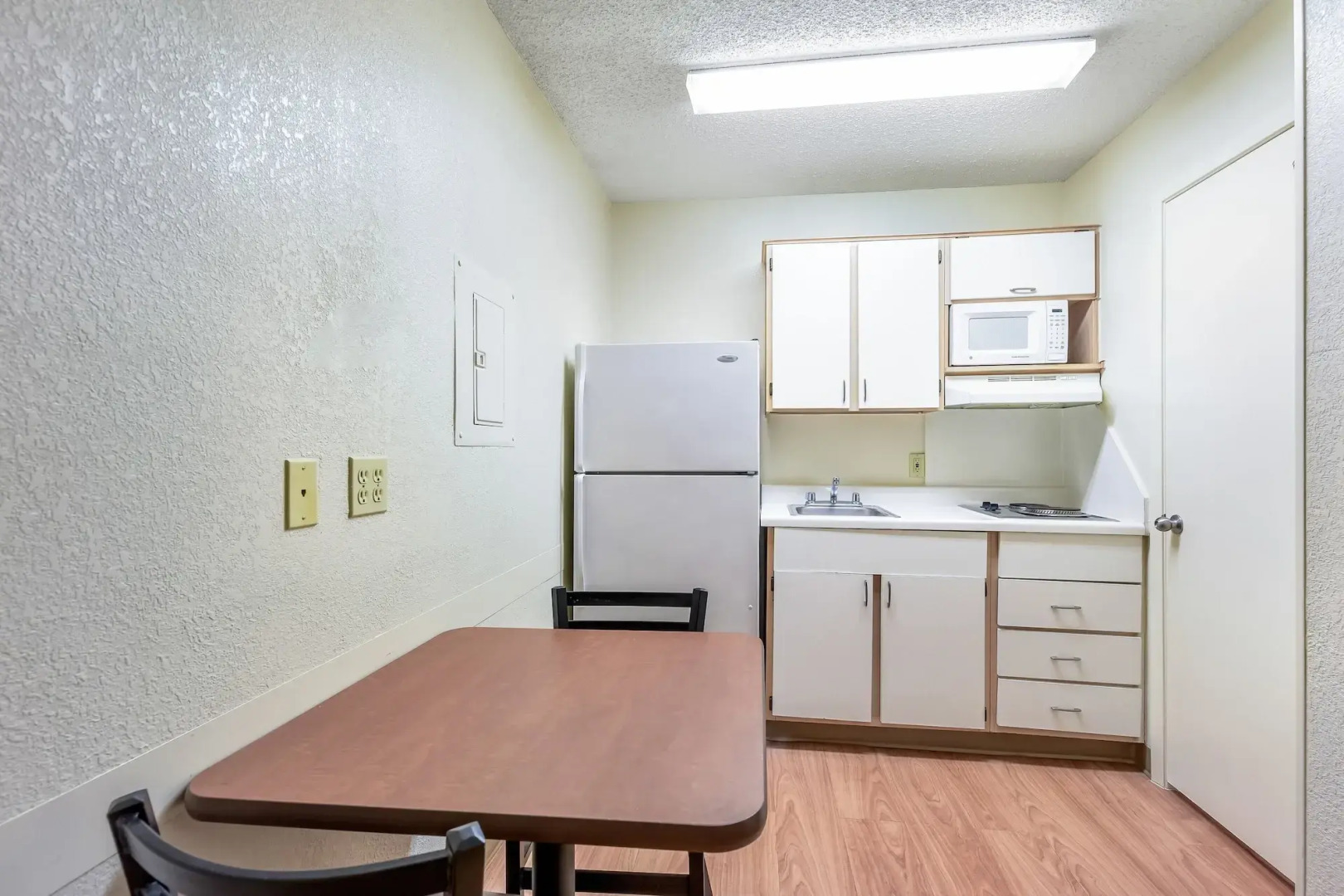 Foto - HomeTowne Studios by Red Roof Dallas - North Addison - Tollway