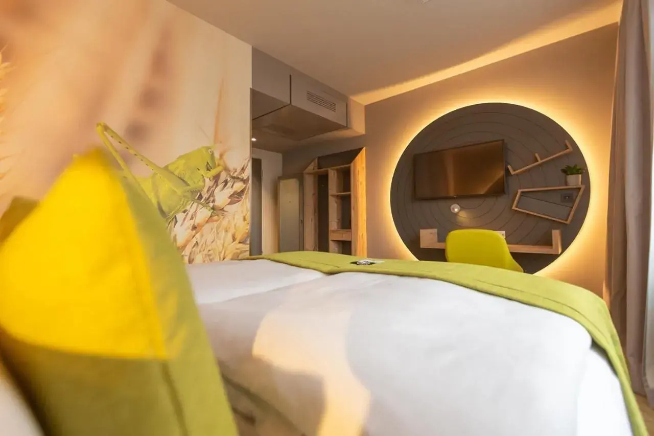 Photo - Holiday Inn – the niu, Mill Cologne Mülheim by IHG