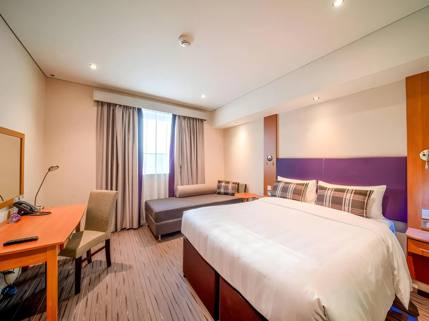 Photo - Premier Inn Dubai International Airport - An Emirates Group Company