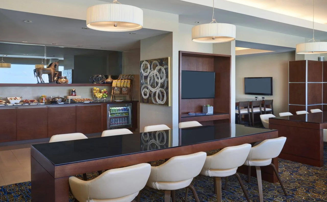 Photo - Marriott Montreal Airport In-Terminal Hotel