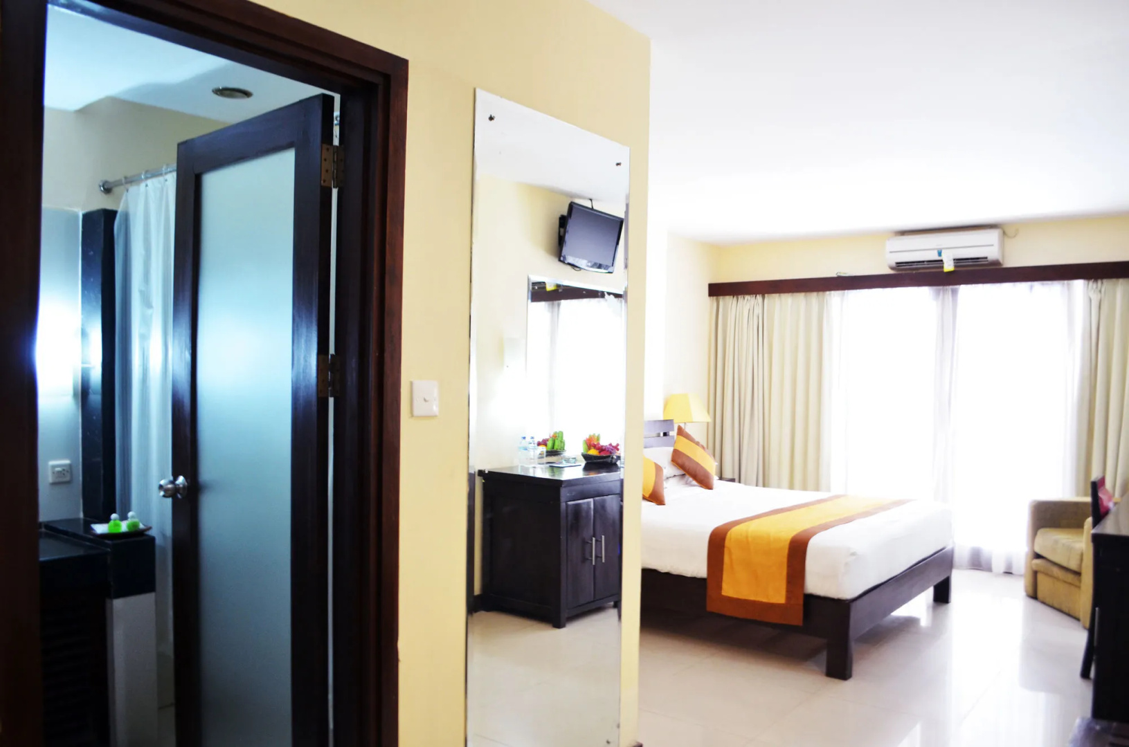 Foto - Nirmala Hotel and Convention Centre