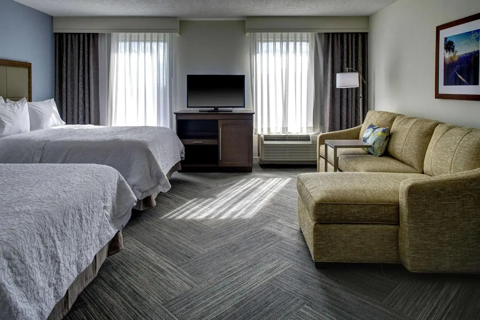 Photo - Hampton Inn & Suites at Lake Mary Colonial Townpark