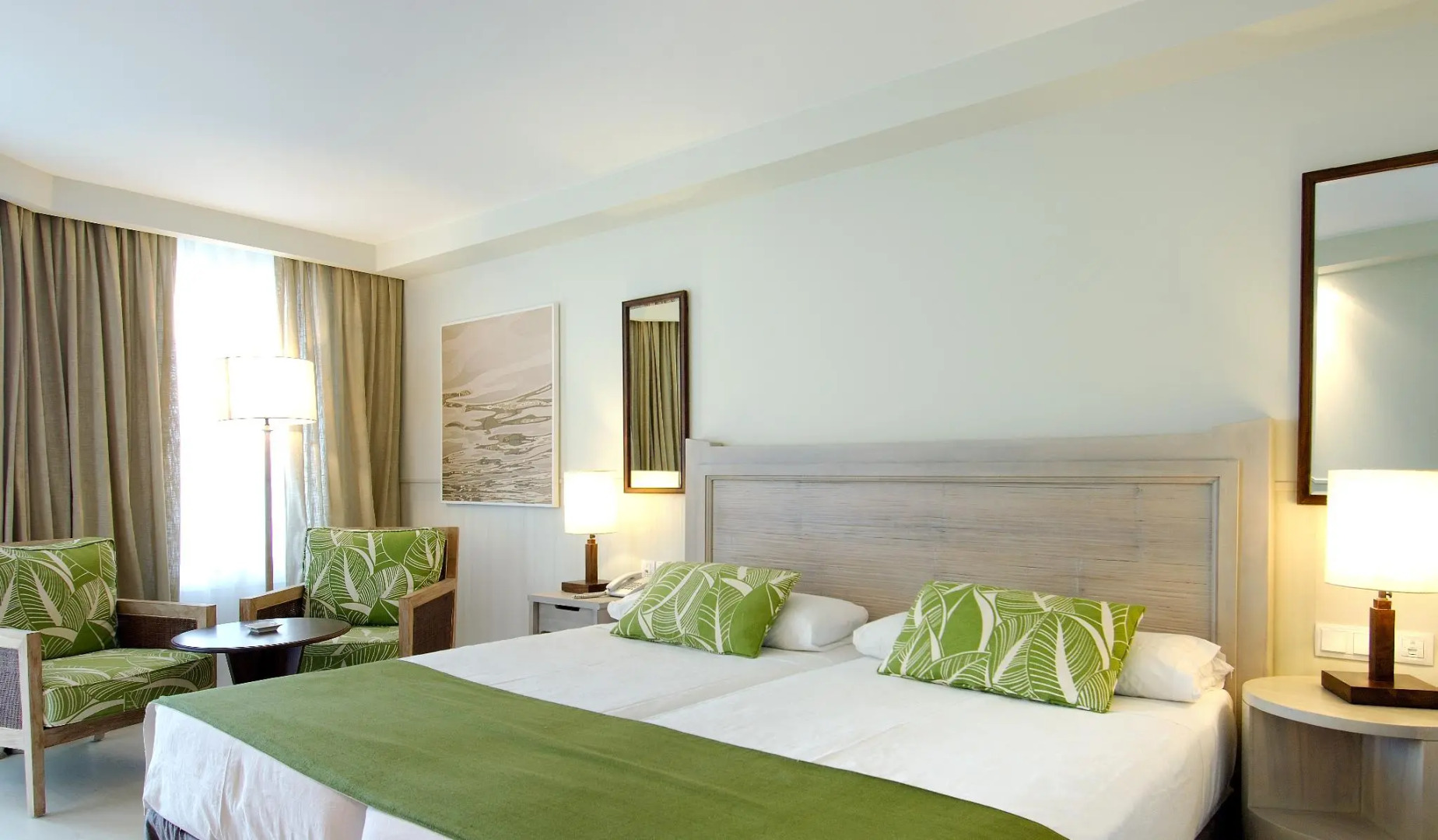 Photo - The Salmar - New Opening