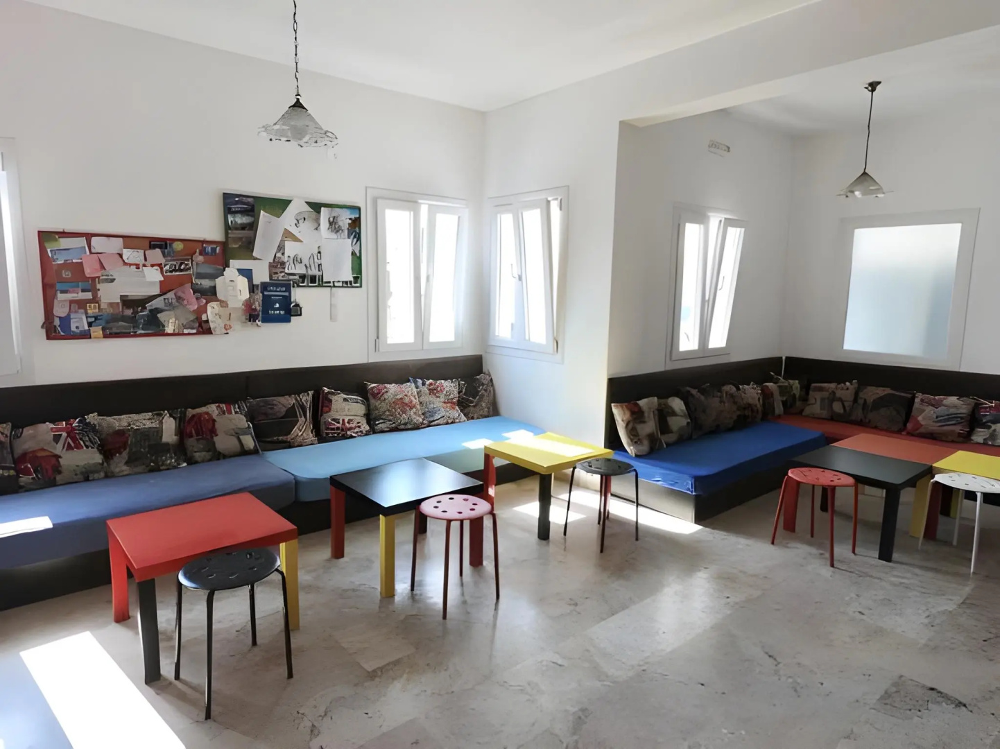 Photo - Fira Backpackers Place