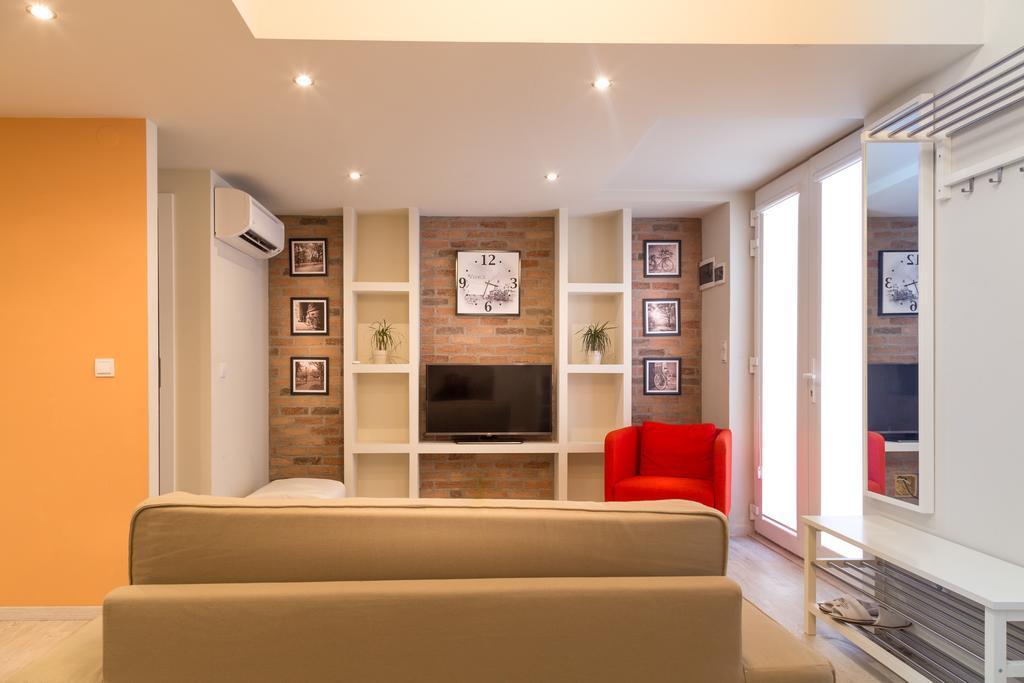 Photo - Hotel Mika Downtown