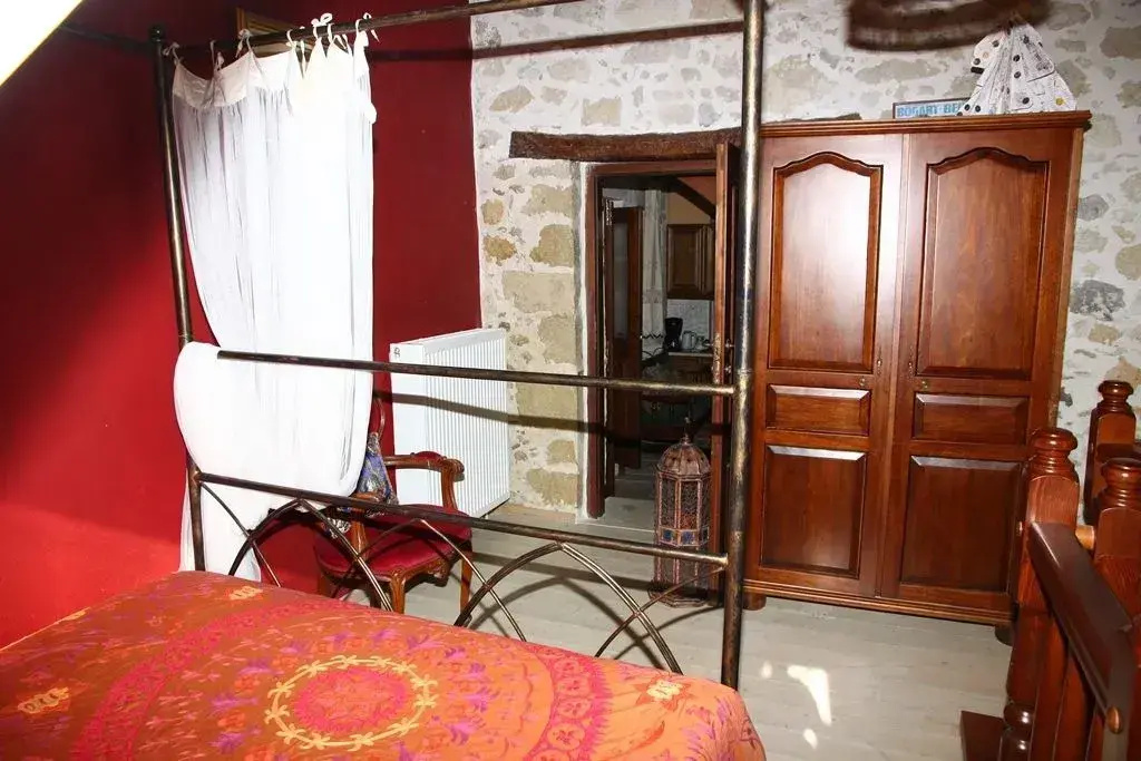 Photo - Traditional Cretan Houses,Agios Myronas
