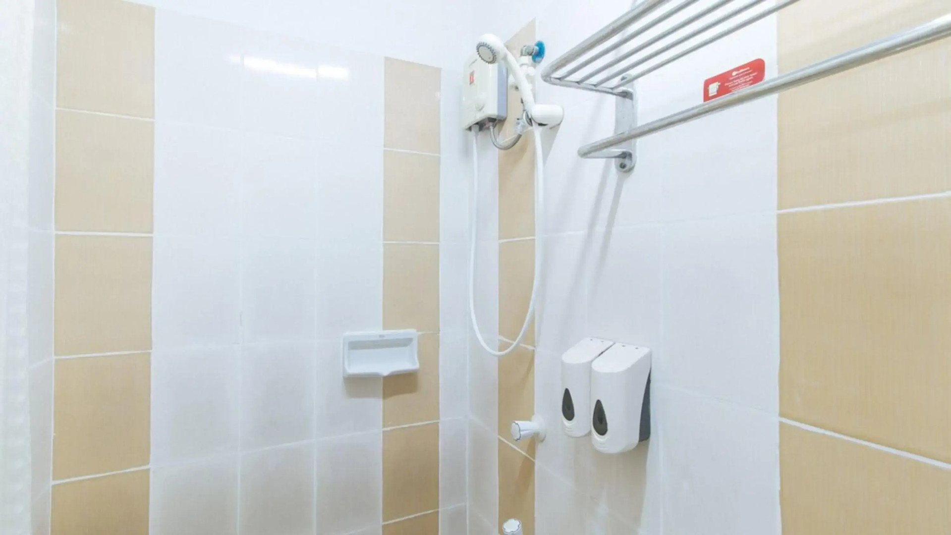 Photo - RedDoorz Plus New Era Budget Hotel Mabolo former RedDoorz near Landers Superstore Cebu City