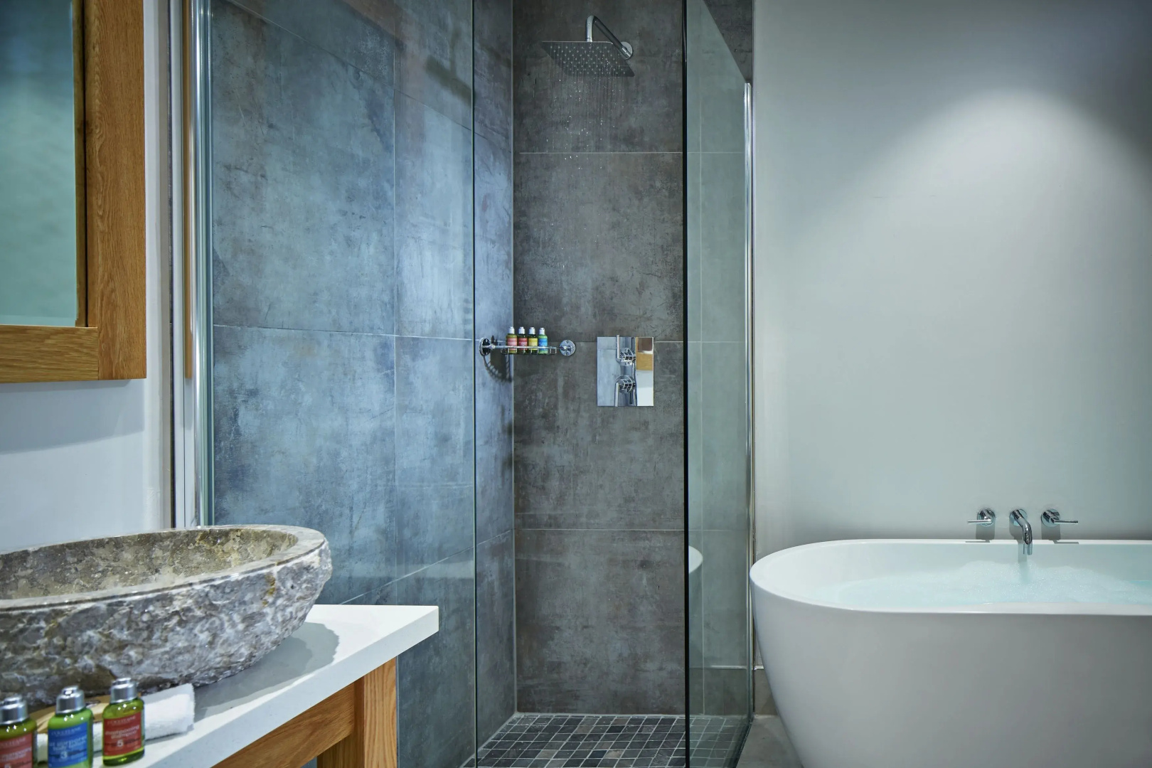 Photo - Barnett Hill - Luxury Hotel