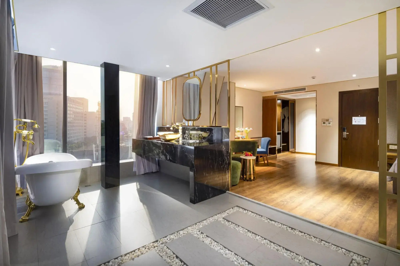 Photo - Winsuites Saigon Hotel