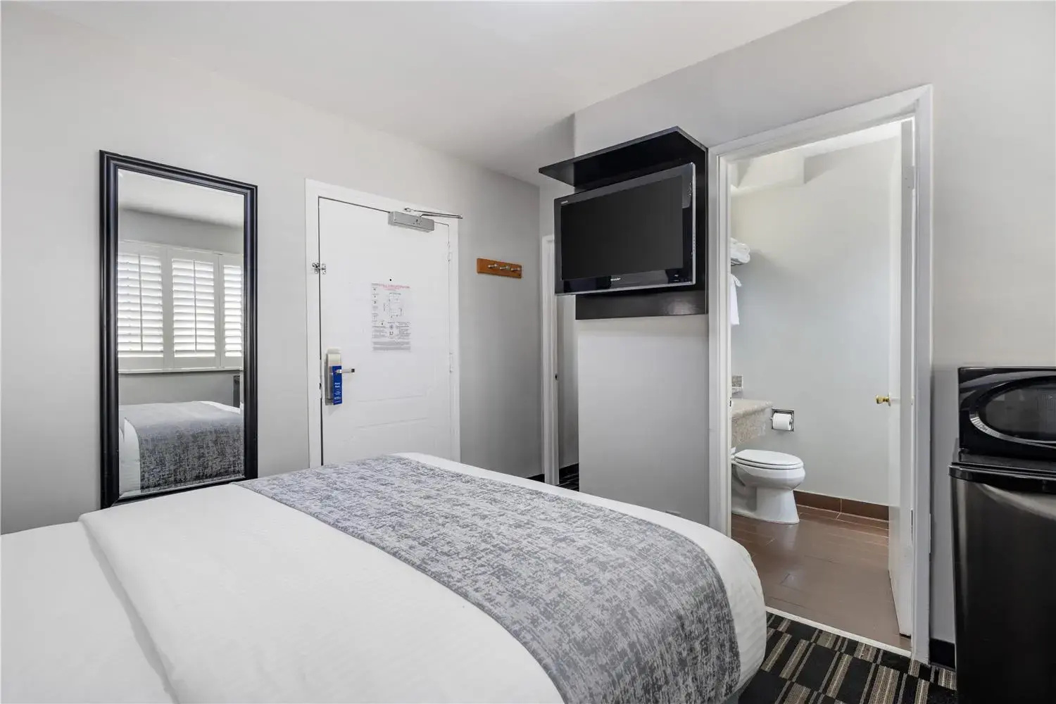 Photo - SureStay Hotel by Best Western Beverly Hills West LA