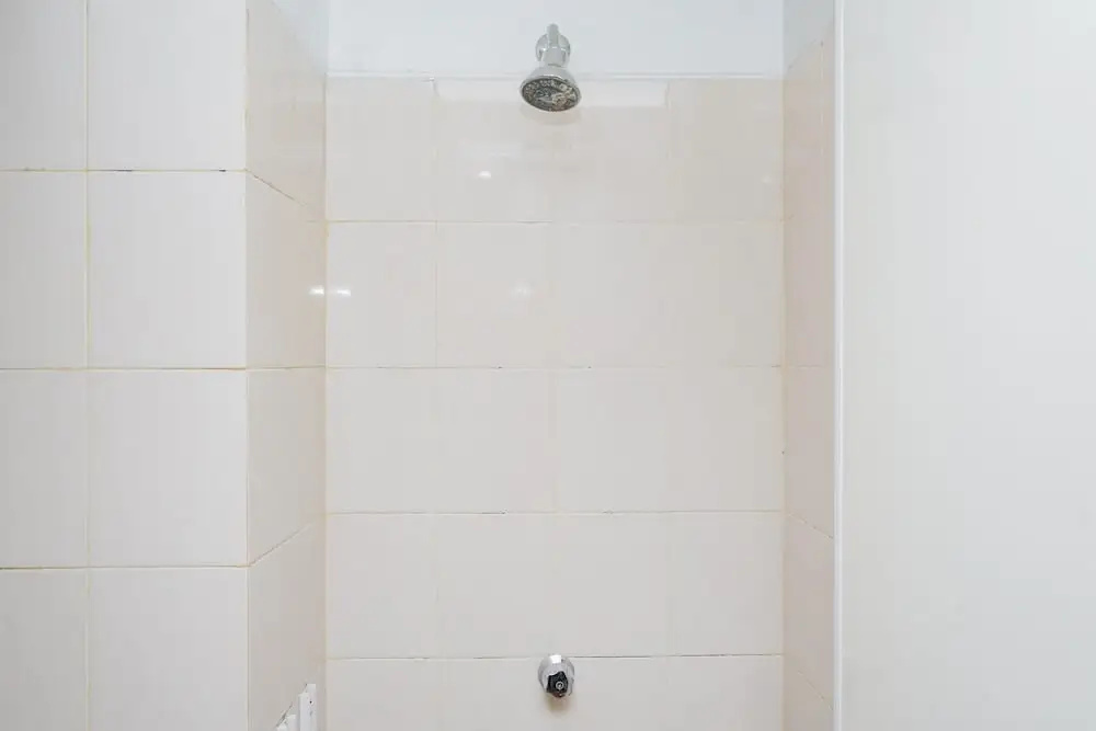Comfy and Modern Studio at Serpong Greenview Apartment