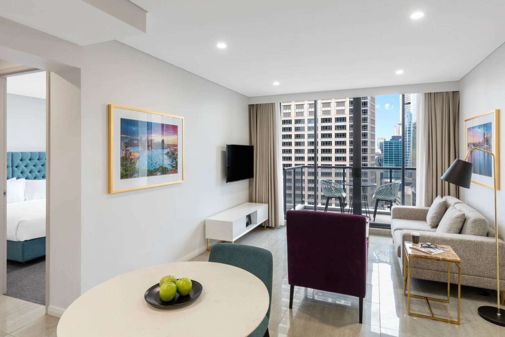 Photo - Meriton Suites Pitt Street, Sydney