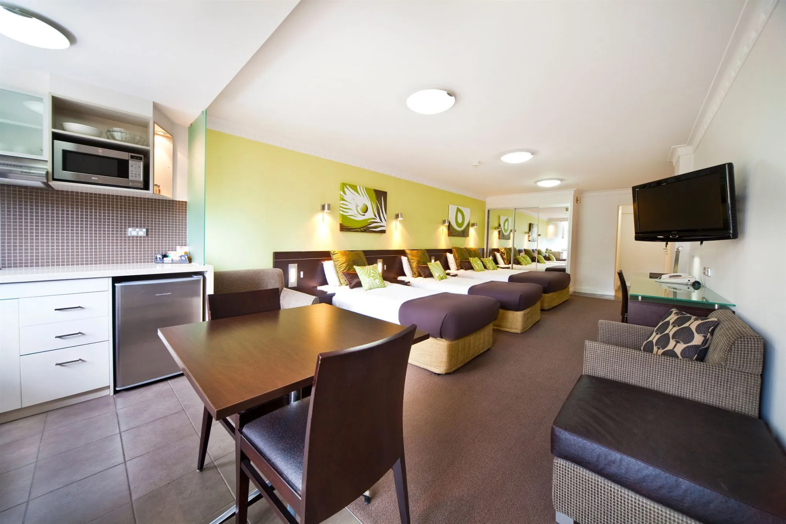 Photo - Hyde Park Inn