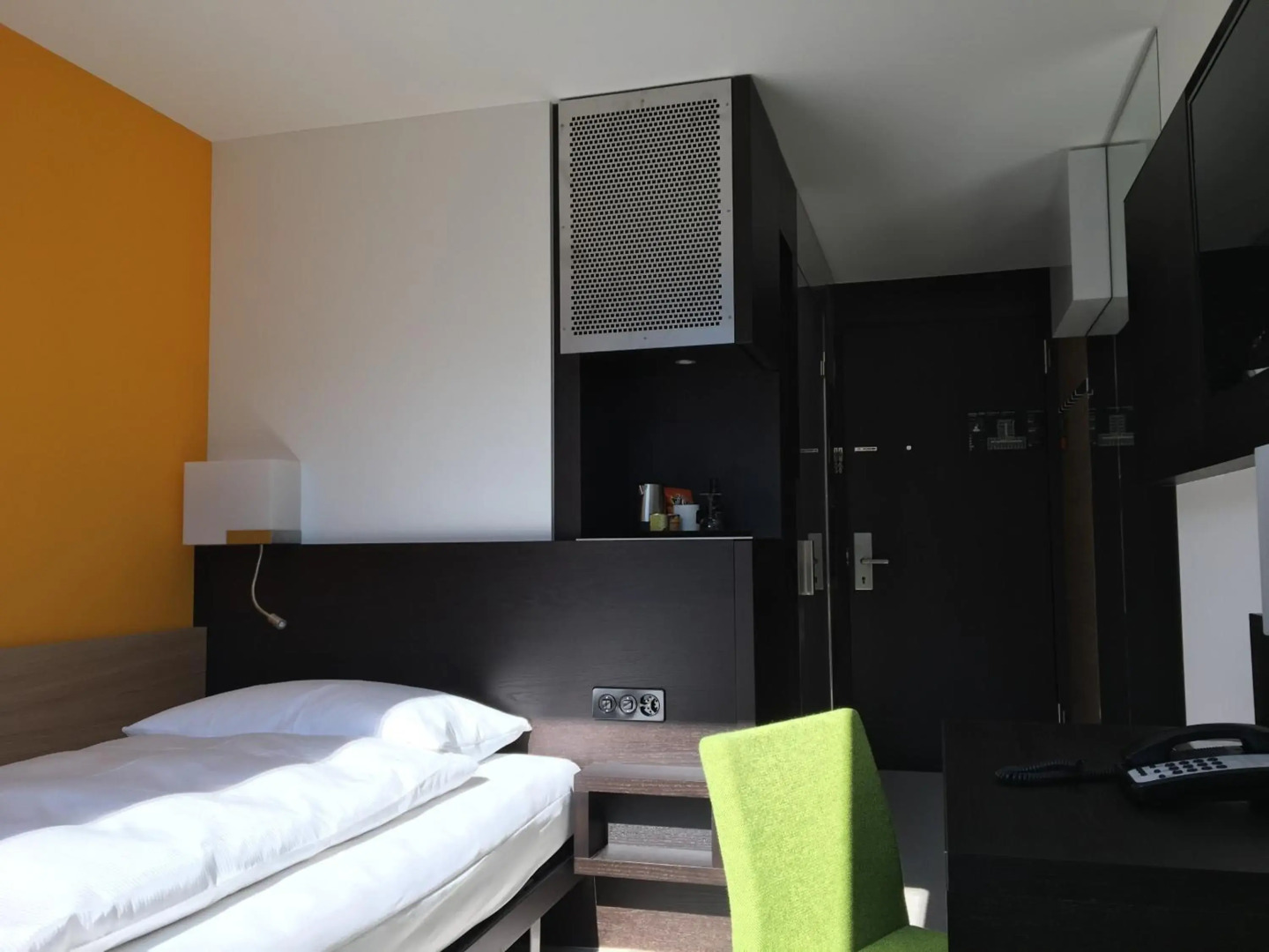 Photo - Züri by Fassbind