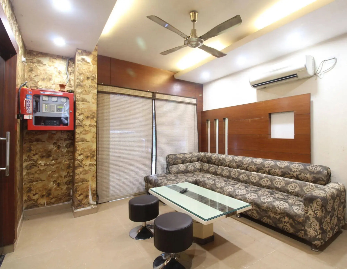 Photo - Hotel Vanson Villa, City Centre - With Free Airport & Train Station Pickup