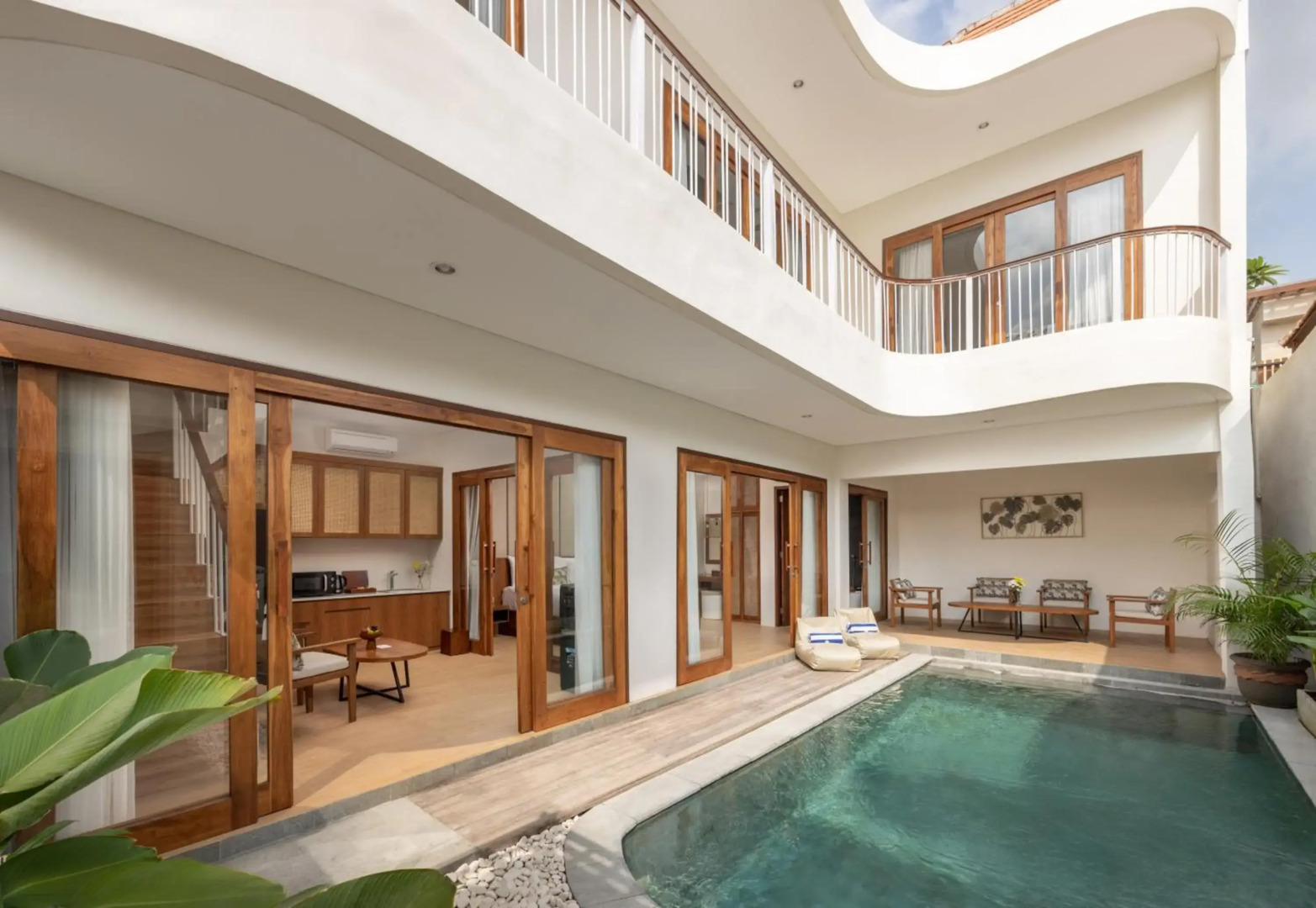 Foto - La Tropica Canggu Bali By Kanaya Hospitality