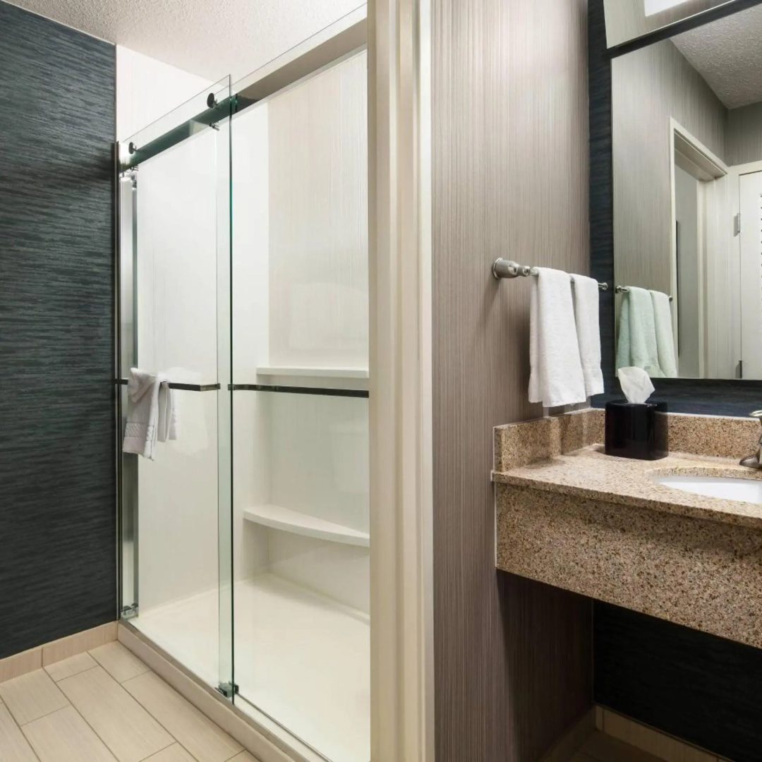 Photo - Courtyard by Marriott Indianapolis at the Capitol