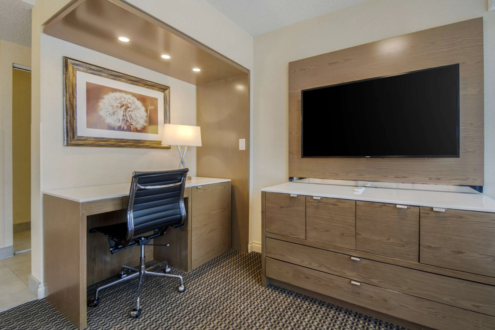 Photo - Best Western Premier Chateau Granville Hotel & Suites & Conference Centre