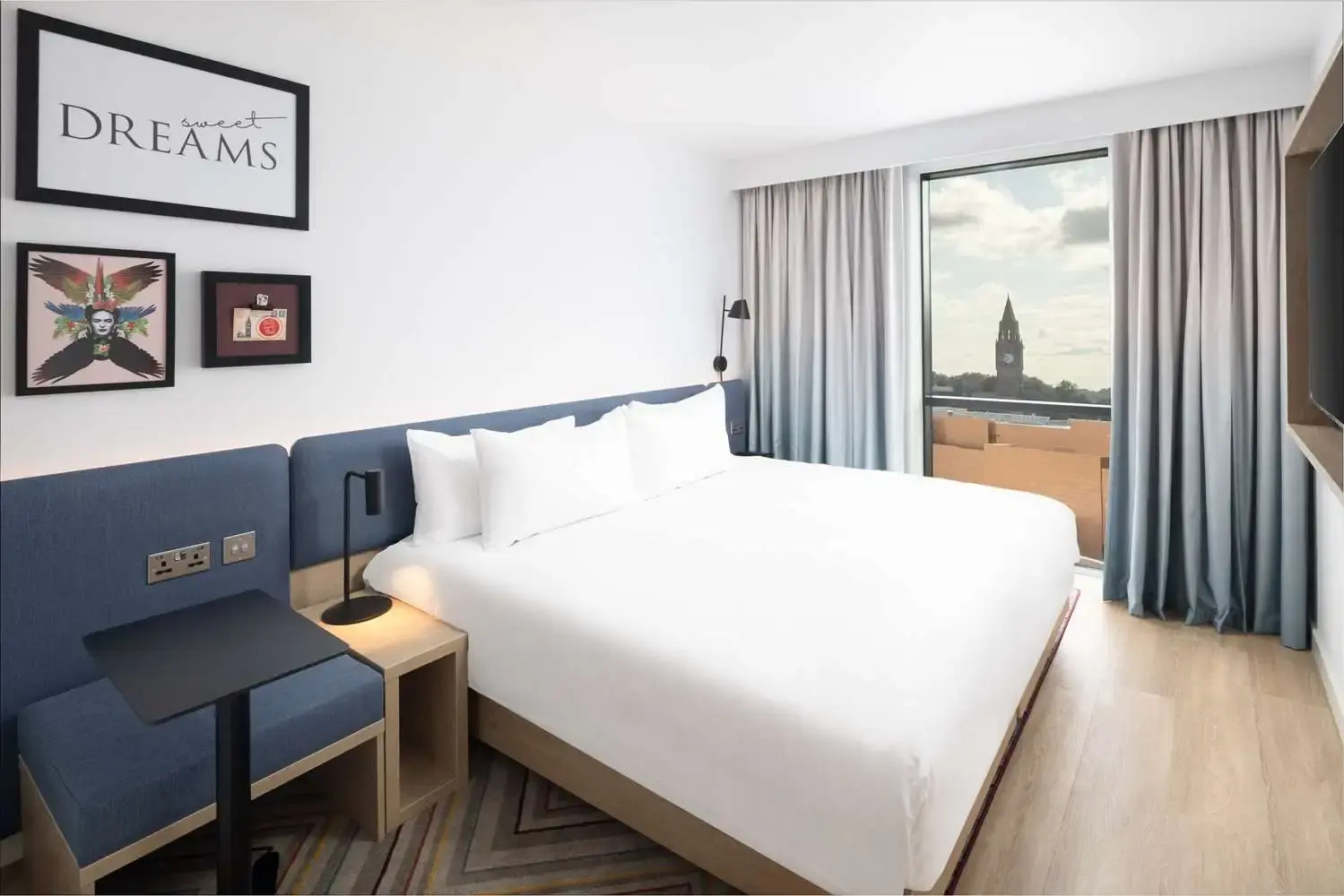 Photo - Hampton By Hilton Rochdale