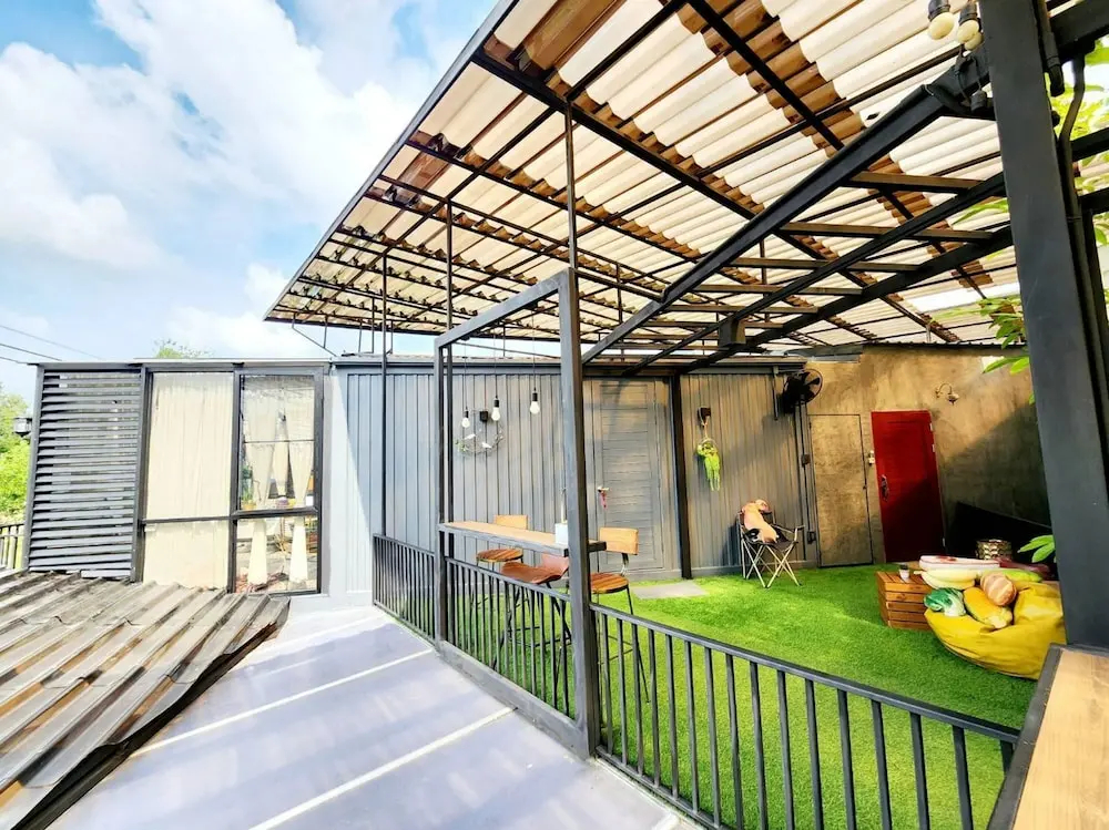 Photo - Capital O 75422 Million Pillows