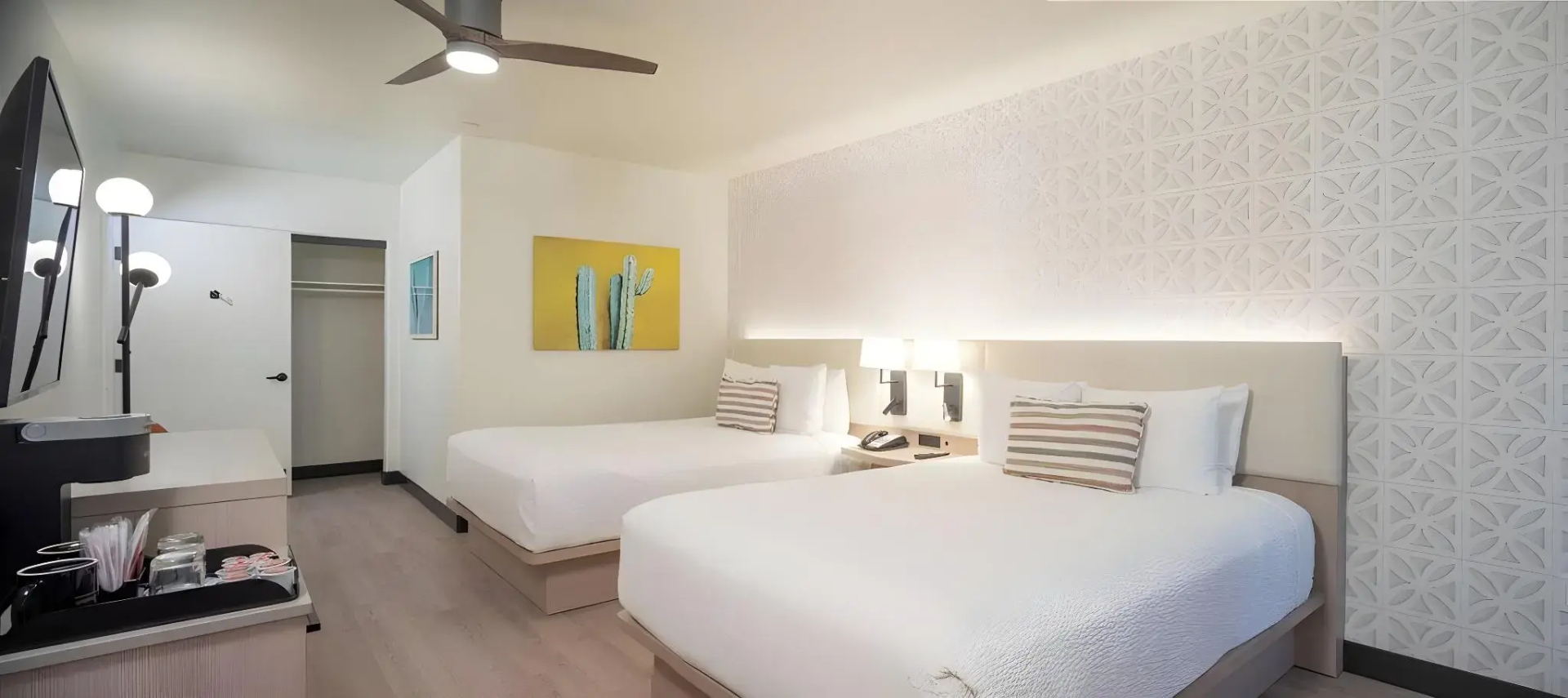 Photo - Palm Mountain Resort & Spa
