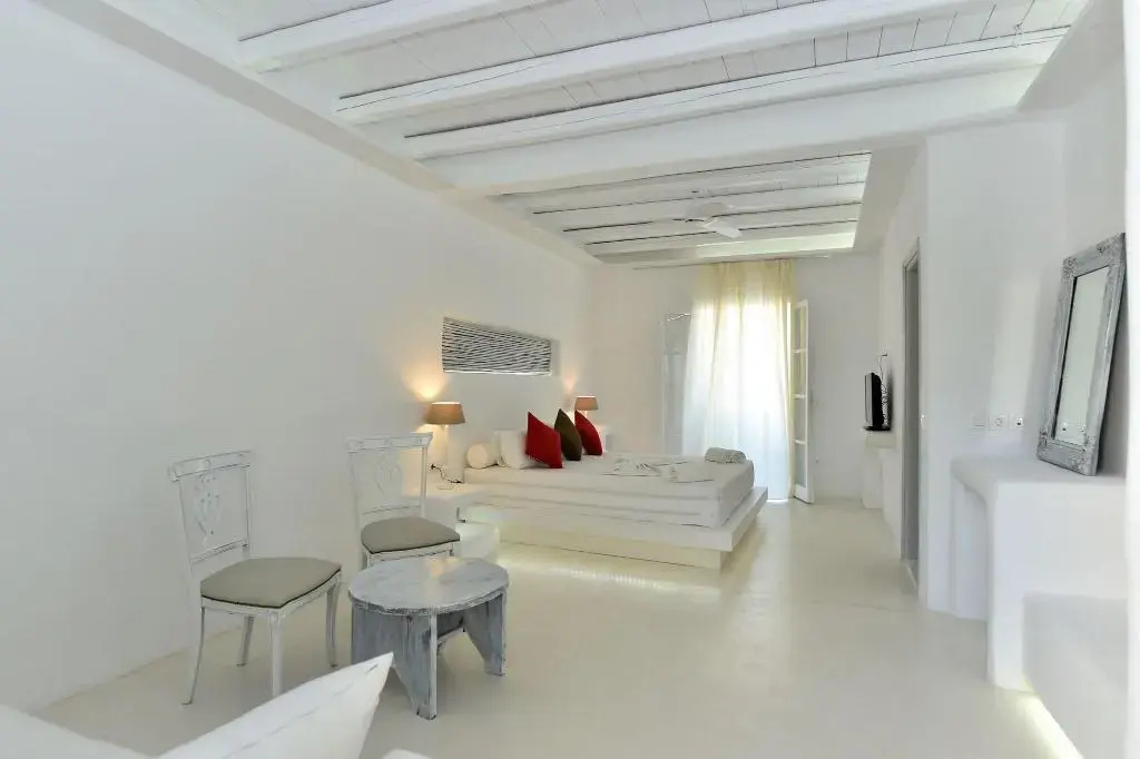 Photo - Zefi Hotel & Suites