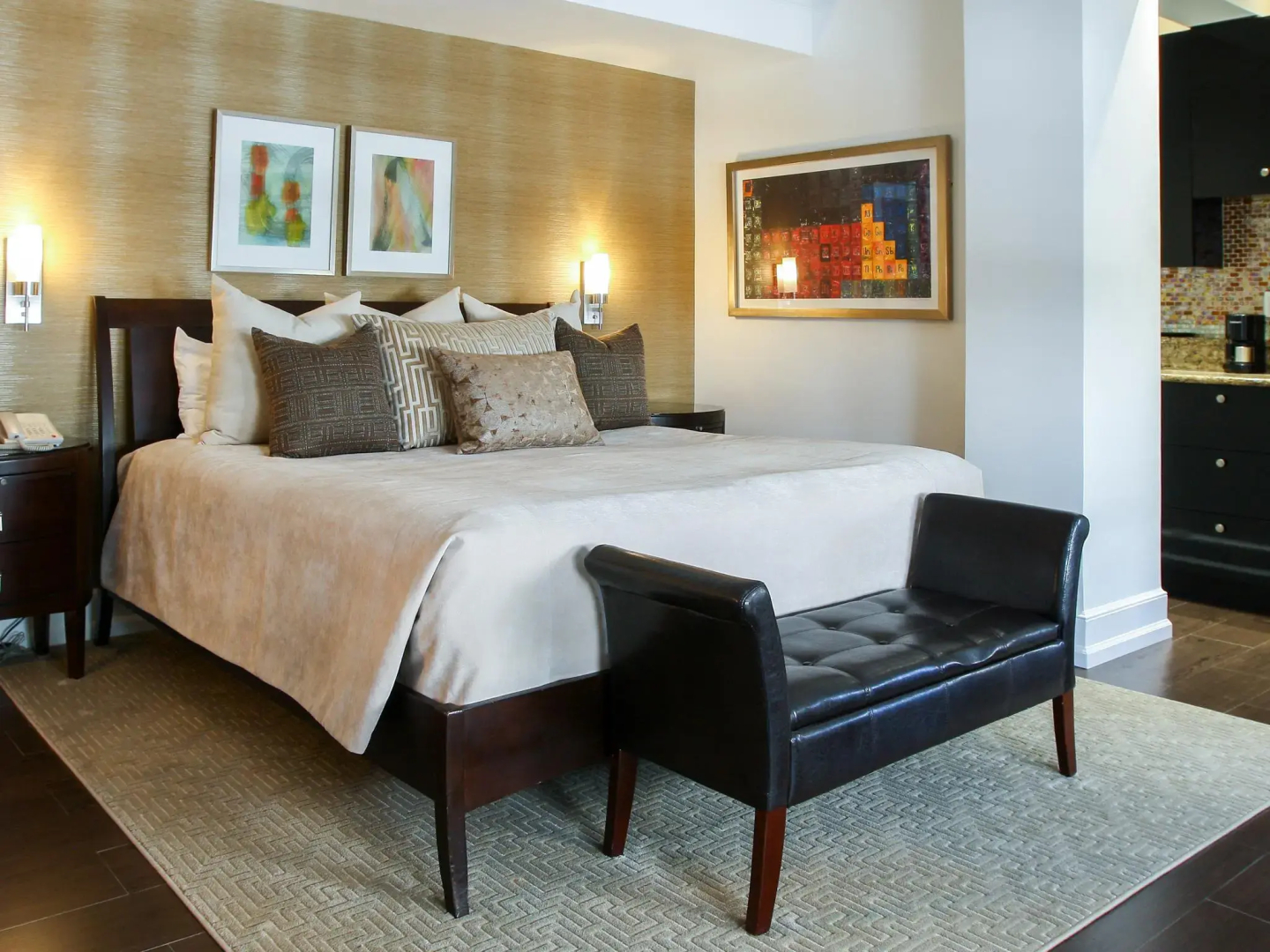 Photo - Lombardy Hotel