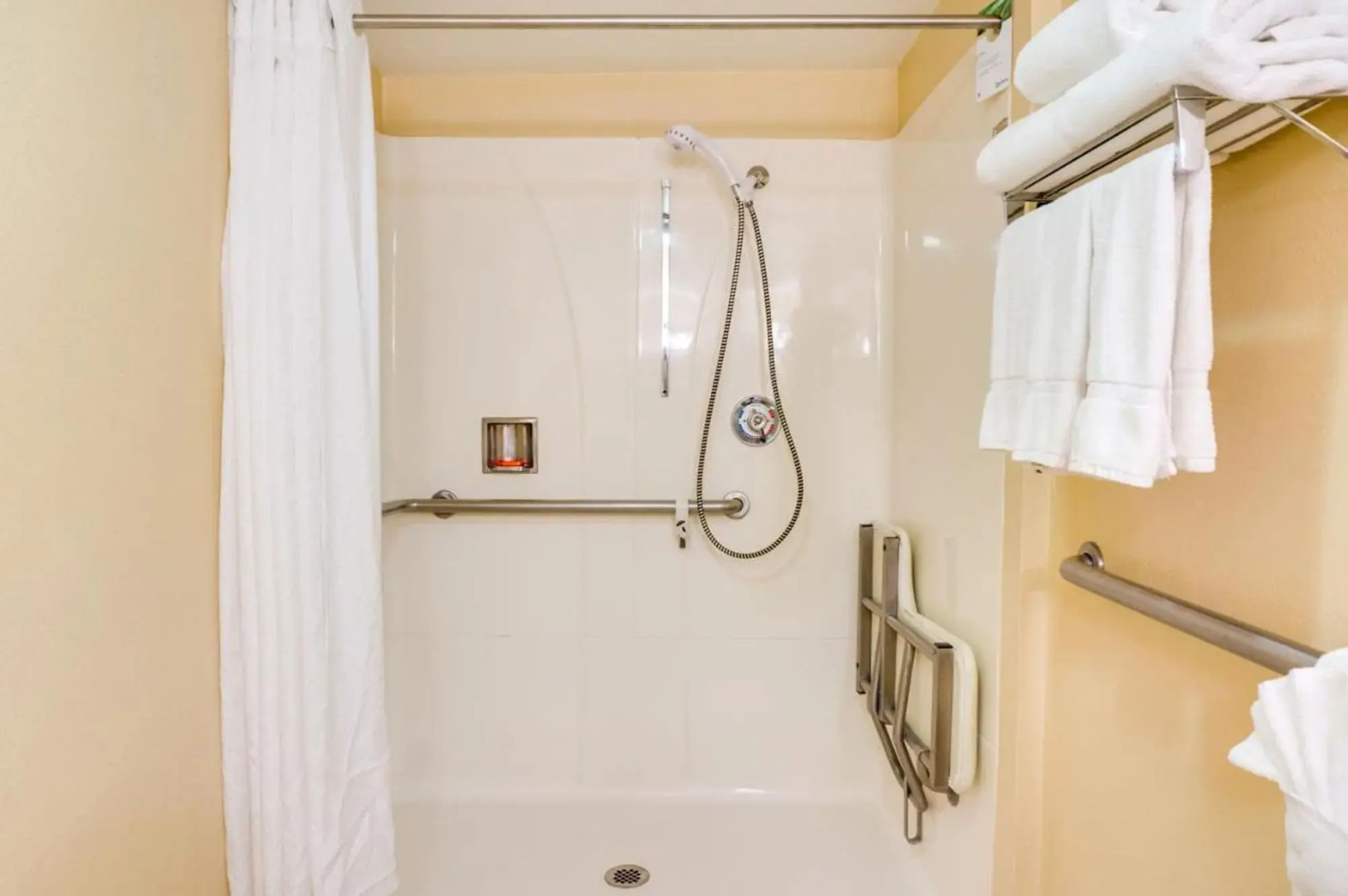 Foto - The Buena Park Grand Hotel & Suites