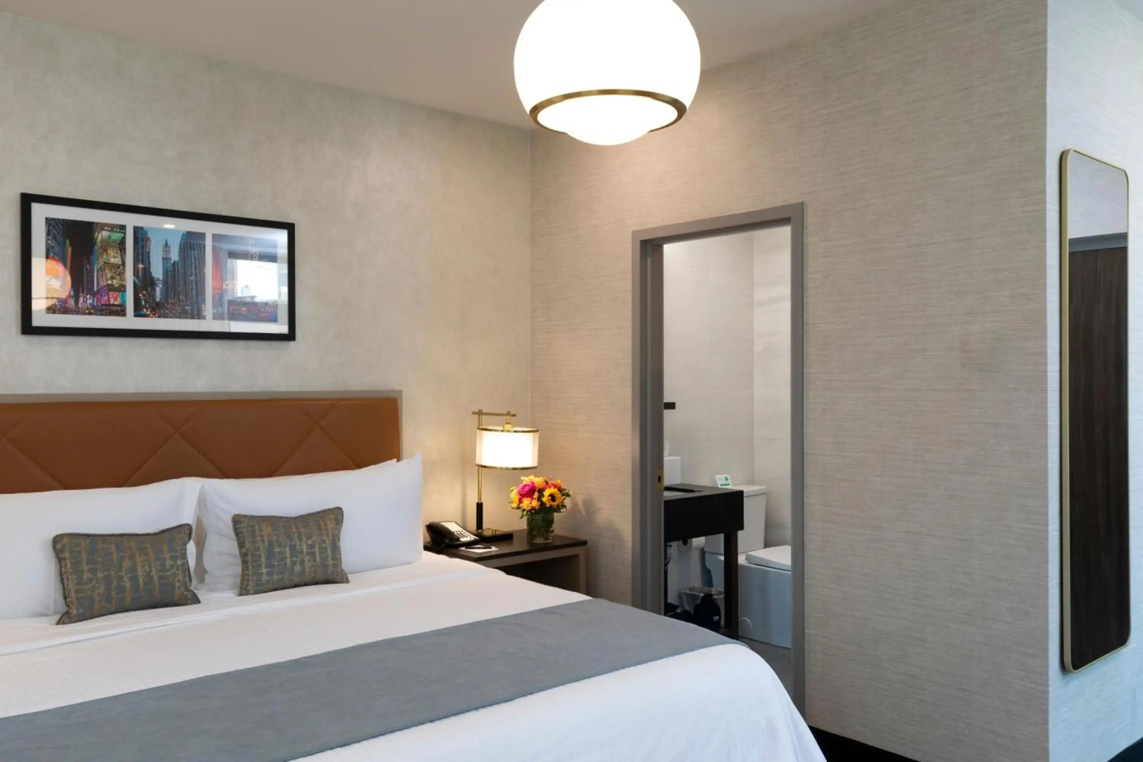 Photo - Broadway Plaza Hotel