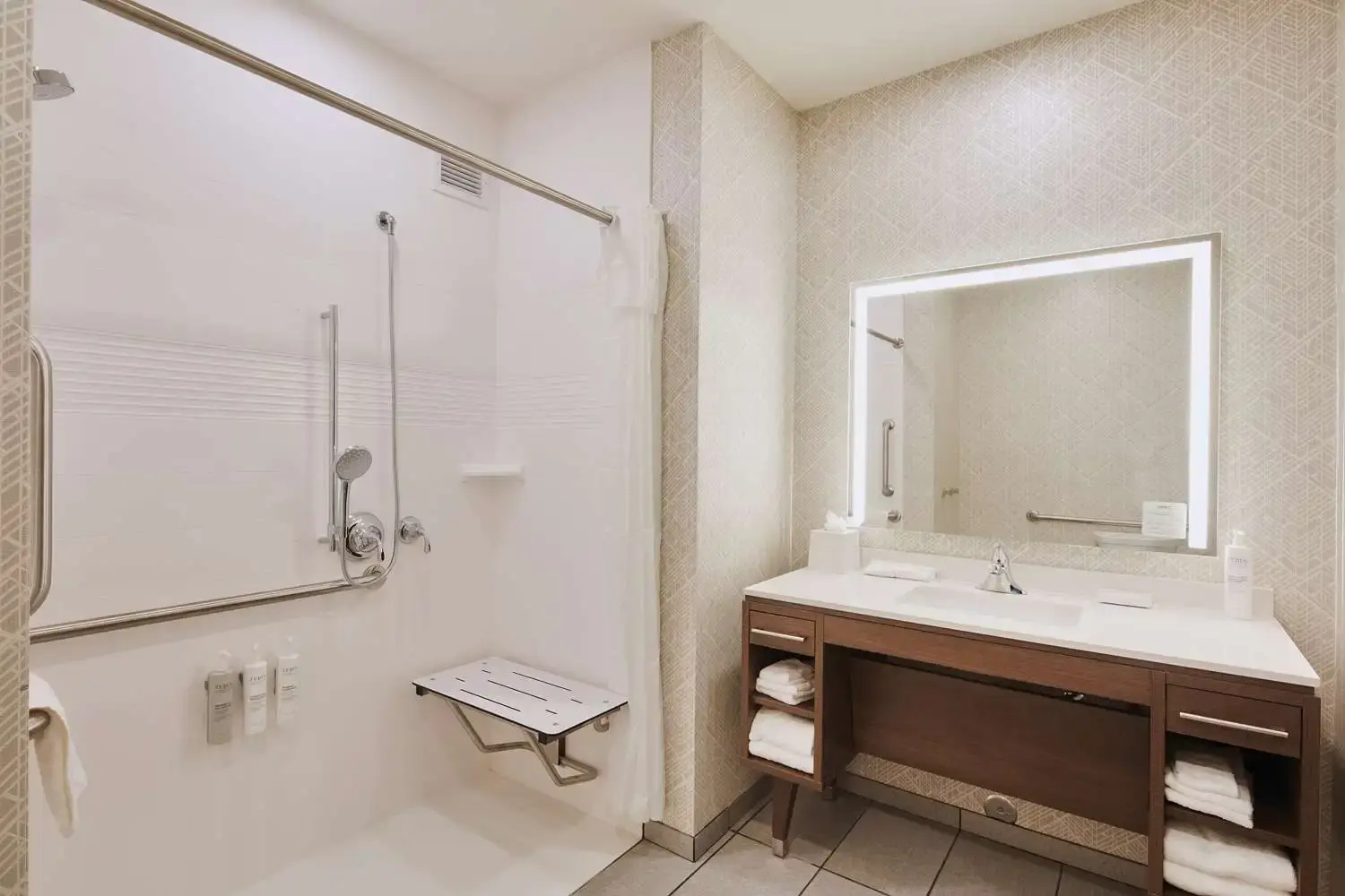 Photo - Home2 Suites By Hilton Sacramento At Csus