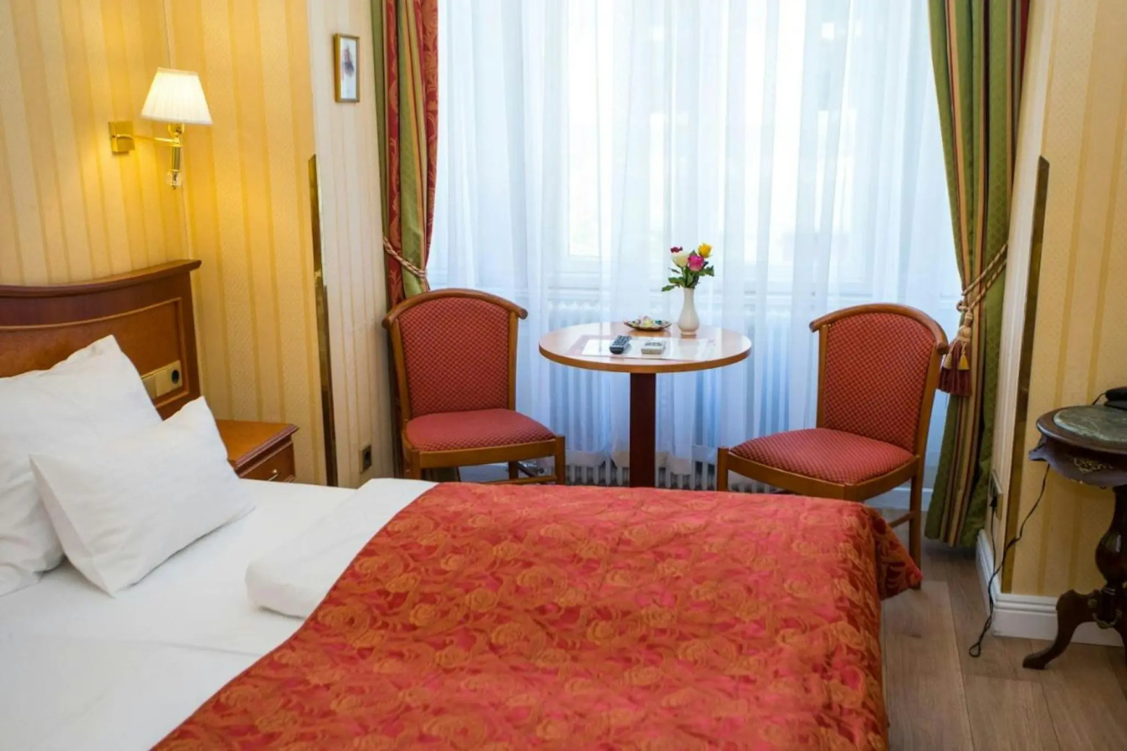 Foto - Opera Suites - Self Check-in