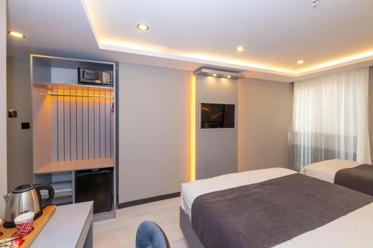 Photo - White Corner Hotel