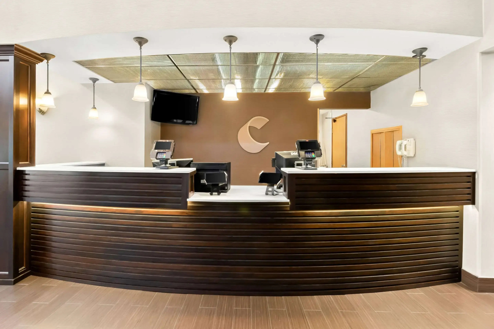 Photo - Comfort Suites Portland Airport