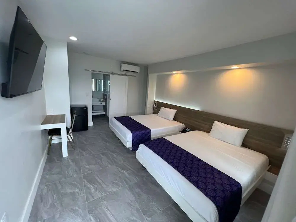 Photo - The Biscayne Hotel